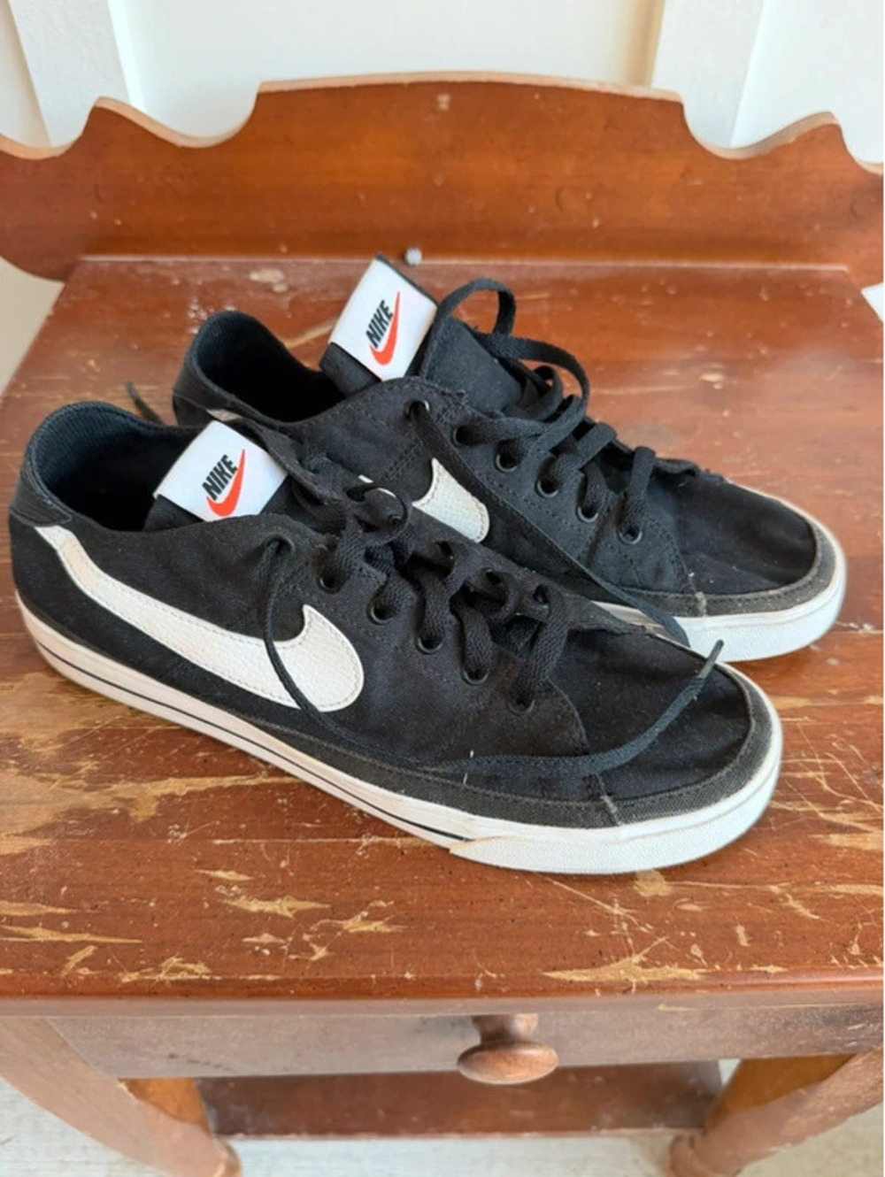 Women's Nike Court Legacy Canvas sneaker women’s 9.5